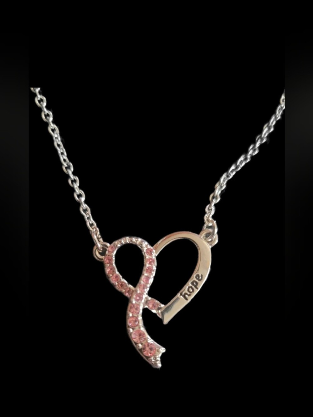 Avon Breast Cancer Awareness Crusade Pink Heart Ribbon Hope Necklace never worn